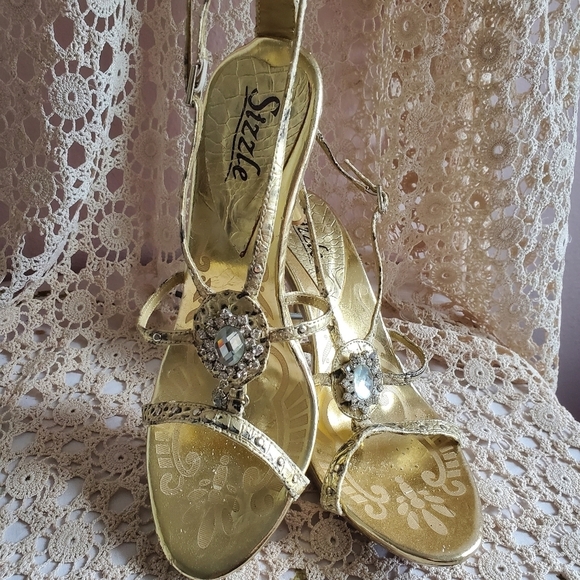 Sizzle gold Rhinestone - Picture 4 of 16